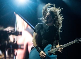 Watch Dave Chappelle Sing Radiohead’s “Creep” with Foo Fighters