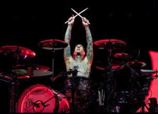 Blink 182 Are Back in the Studio Working on New Music!