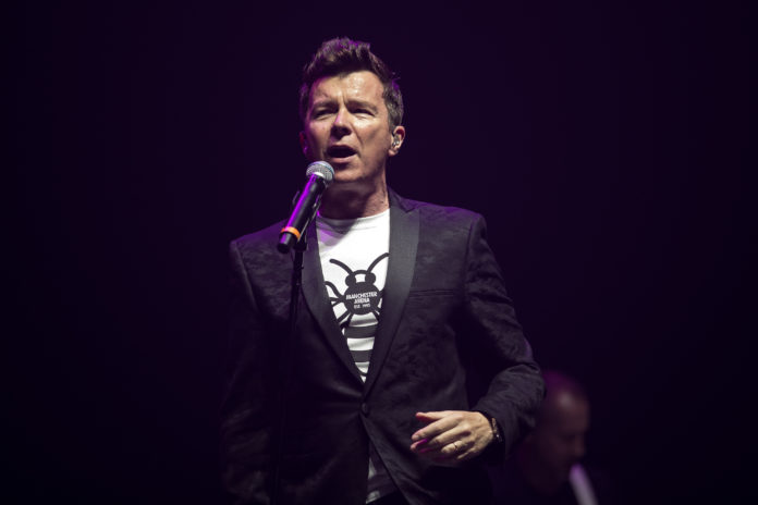 Rick Astley Covers Foo Fighters’ Hit “Everlong”
