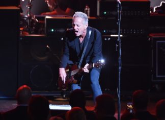 Fleetwood Mac Fire Guitarist Lindsey Buckingham