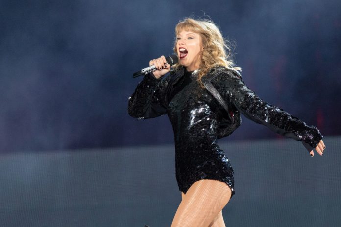 Taylor Swift Breaks Record for Highest-Grossing US Tour with “Reputation”