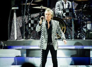 Rod Stewart Announces New Album “Blood Red Roses”