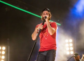 Thomas Rhett Scores His Second No. 1 Album with “Center Point Road”