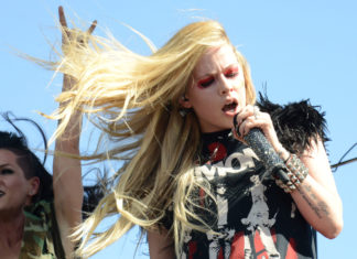 Avril Lavigne Announces First North American Tour In Five Years