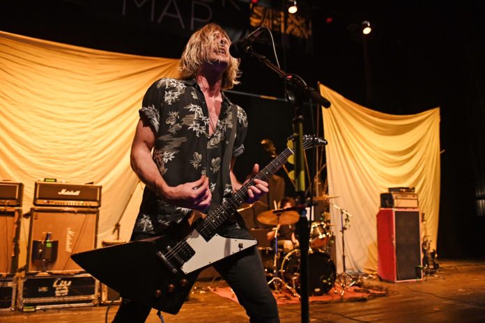 Dinosaur Pile-up “Celebrity Mansions”: Naughties Pop-Punk is Dead. Move On