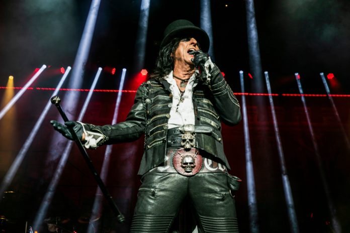 Alice Cooper to Release New EP, “Breadcrumbs”