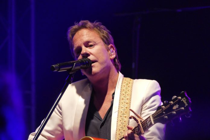 Kiefer Sutherland Postpones Three Music Tour Dates