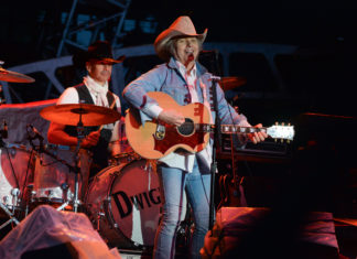 Dwight Yoakam Lines Up Las Vegas Residency