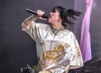 Billie Eilish Joins Lana Del Rey at Coachella for “Ocean Eyes” Cover